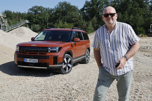 Hyundai Santa Fe und Autor Frank Wald.