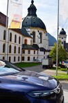 Mercedes-Benz EQS 450+ SUV am Kloster Ettal.